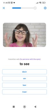 SpanishDict startet mit einfachen Multiple-Choice-Übungen. Als Auflockerung gibt’s ein Stockfoto dazu.
