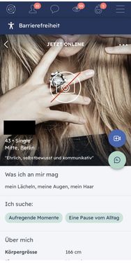 Es ist anfangs etwas verwirrend, wenn du lauter Profile mit Stock-Fotos siehst. Aber das ist tatsächlich ein Diskretions-Feature, um deine Identität zu schützen. Sofern du deine eigenen Fotos nicht hochladen willst, versteht sich. Das haben nicht alle Casual Dating Plattformen!