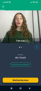 Vokabeln werden mit Kurzvideo und in Form von Karteikarten vorgestellt. Du entscheidest selbst, ob du sie lernen möchtest.